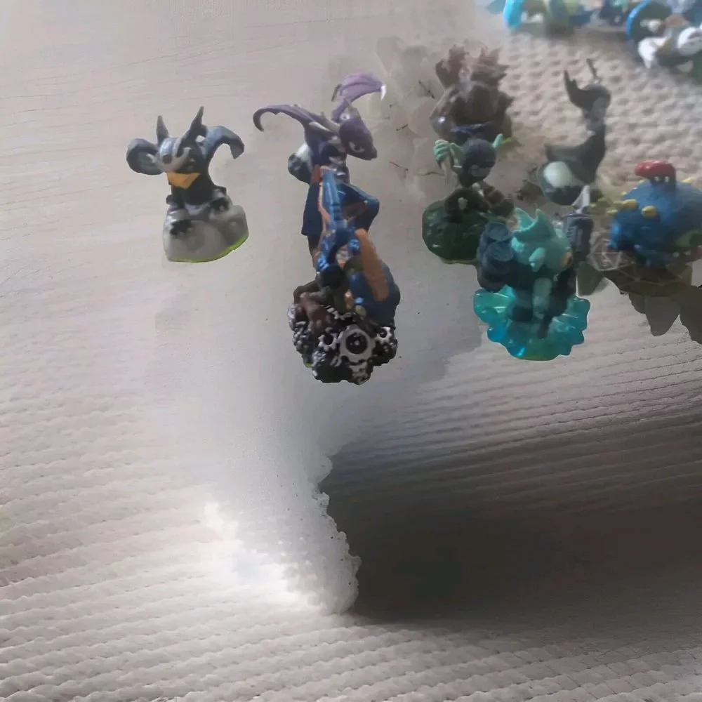Skylanders Spyros  Figurine Lot of 8 Bundle Green Bottom‎